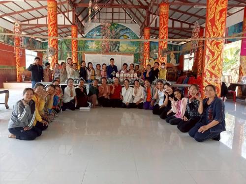 โครงการส่งเสริมและพัฒนาอาชีพตามแนวทางสมาชิกชุมชน กิจกรรมสร้างสัมมาชีพชุมชนครัวเรือนที่ได้รับผลกระทบด้านอาชีพและรายได้ที่มีศักยภาพและสามารถพัฒนาได้ 