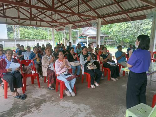 ประชุมเชิงปฏิบัติการพัฒนาศักยภาพเครือข่ายกองทุนหมู่บ้าน ตำบลพรสวรรค์และตำบลโนนสมบูรณ์